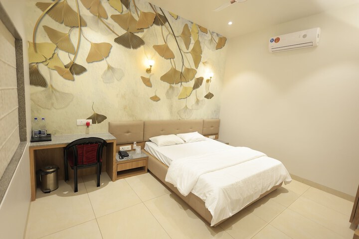 Room 25 of 65