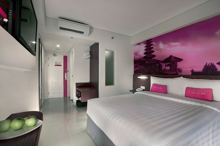 Room 9 of 25