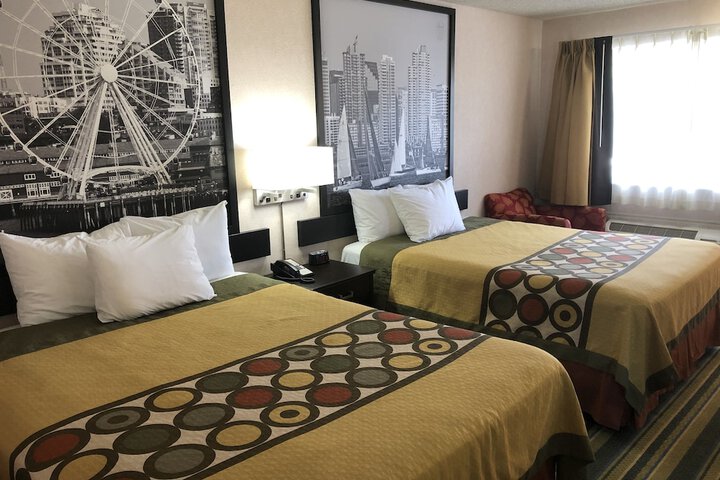 Room 9 of 28