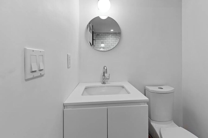Room 18 of 25