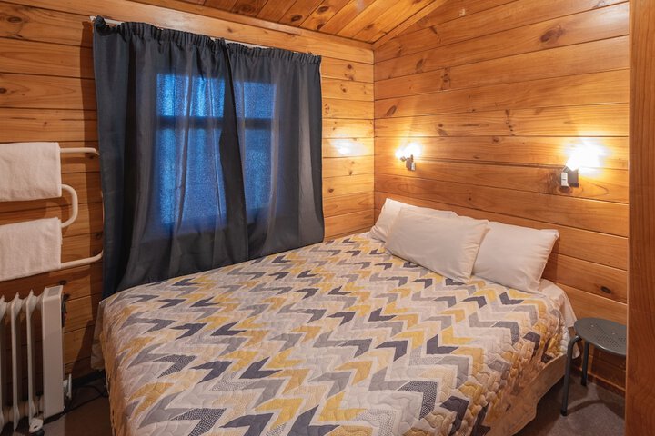 Room 35 of 143