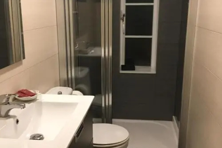 Room 18 of 21