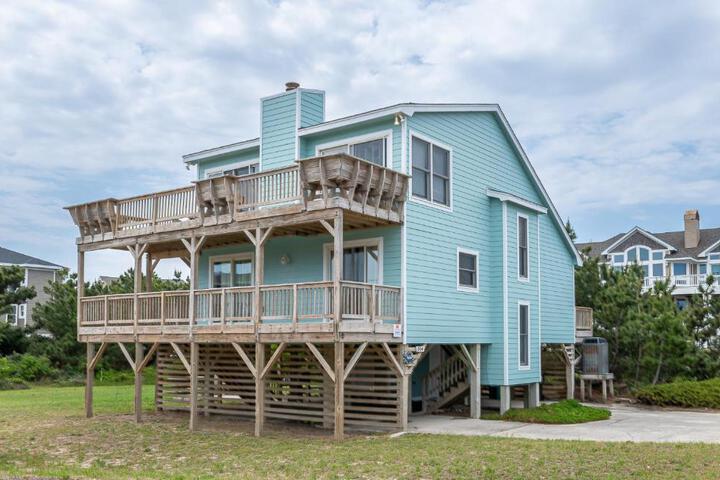 Myra Dee - Corolla Ocean Sands, Semi-Oceanfront, Great for Small Families, 20 Yards to Beach in Corolla, NC