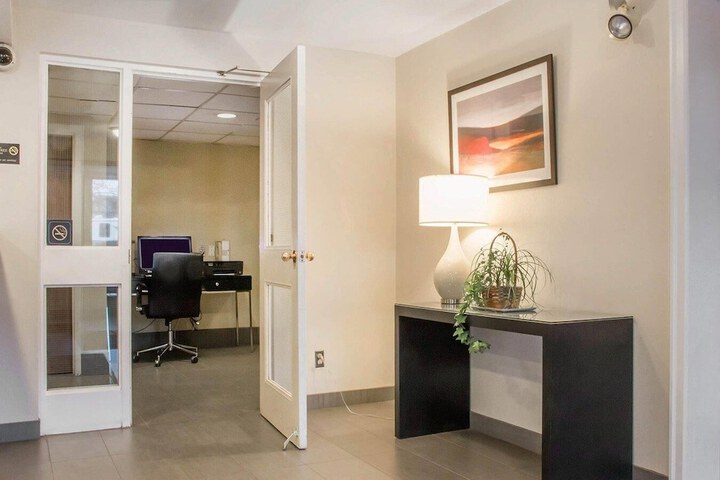 Guest Lobby