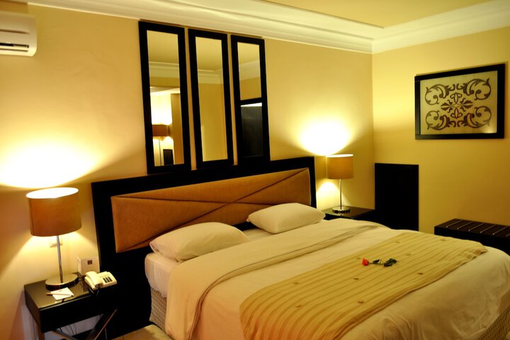 Room 11 of 49