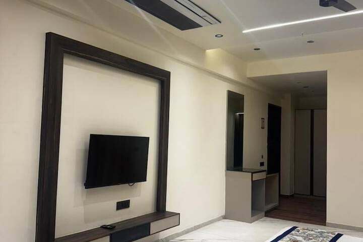 Room 8 of 26