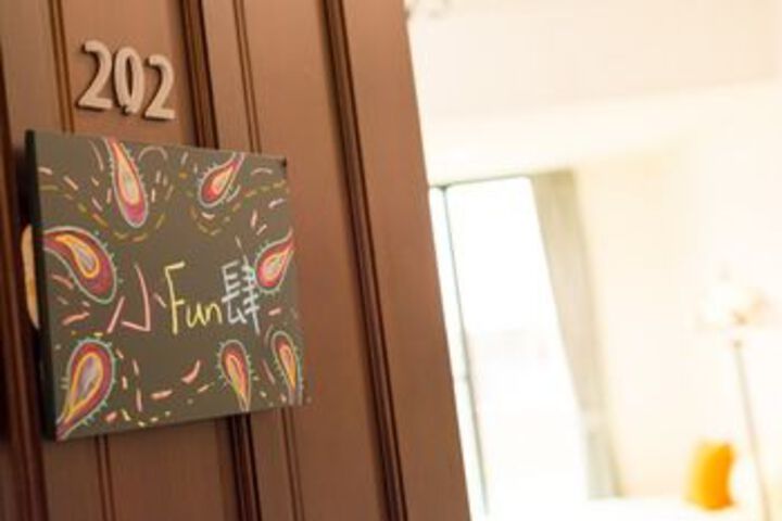 Room 9 of 31