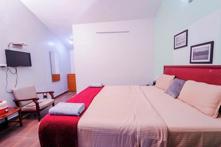 Room 15 of 36
