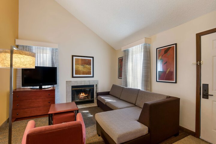 Accessible Suite King Bed Mobility Accessible Bathtb Sofa Bed Fullkt Full Breakfast (26 of 41)