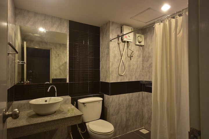 Room 14 of 24