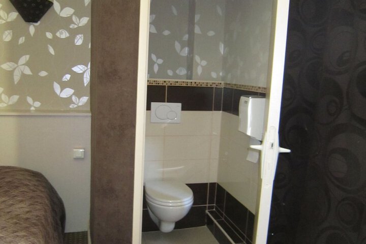 Room 44 of 70