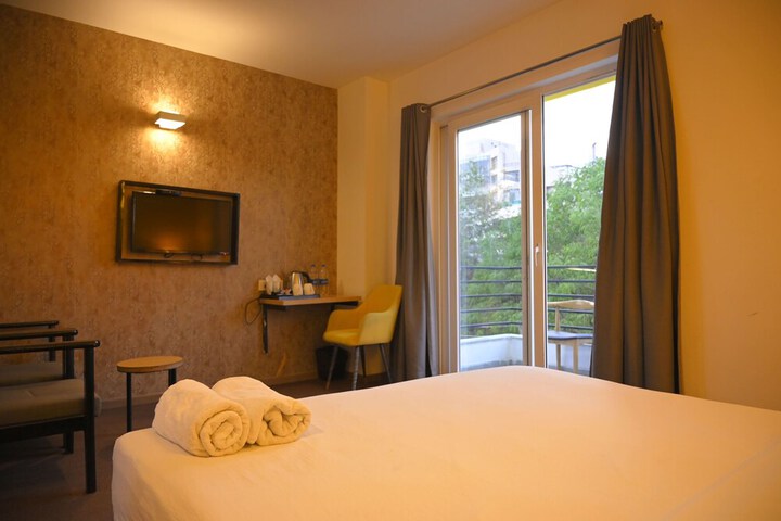 Room 9 of 21