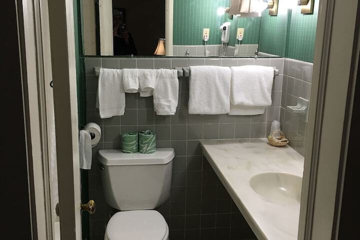 Room 52 of 81