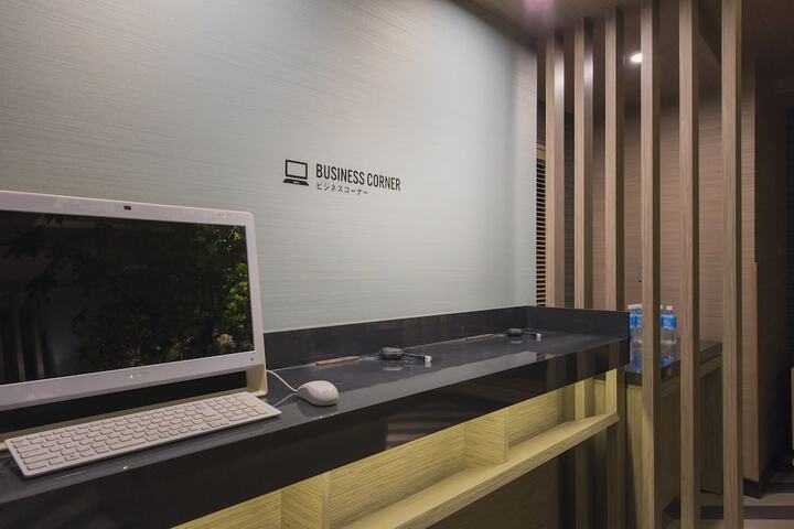 Business Center 22 of 23
