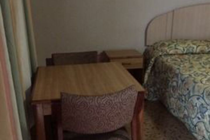 Room 9 of 20