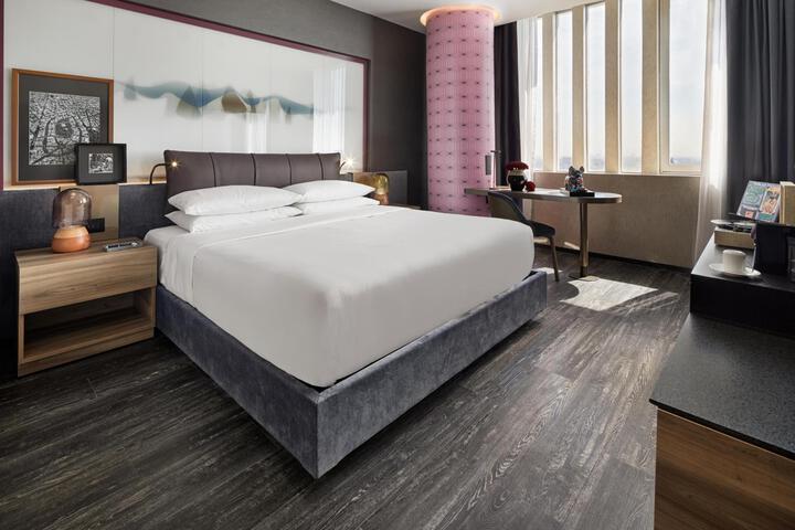 Room 10 of 60