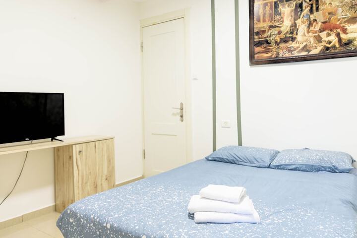 Room 19 of 40