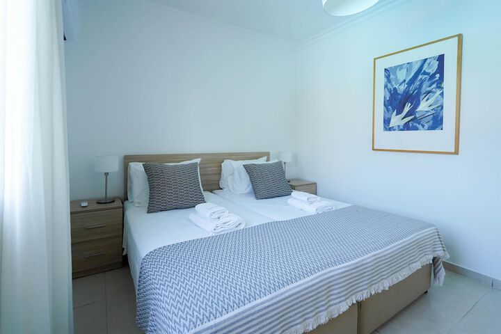 Room 42 of 80