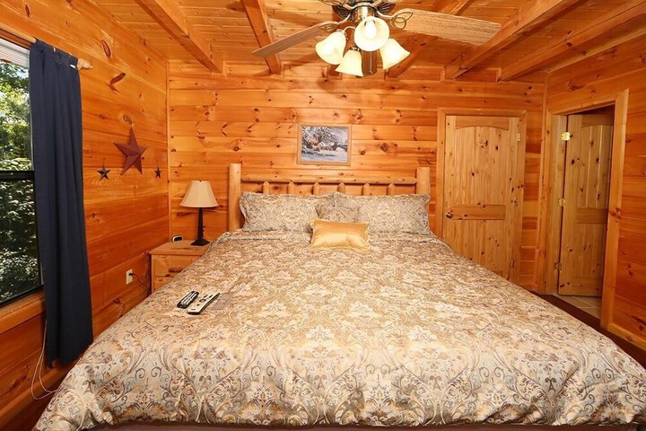 Room 6 of 27