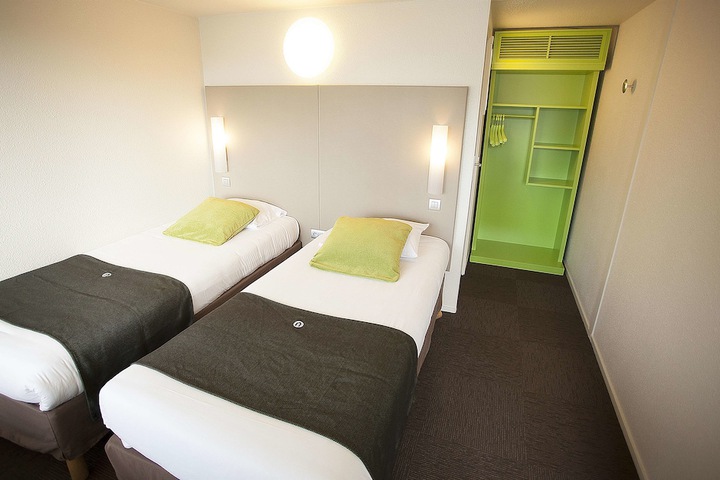 Room 9 of 39