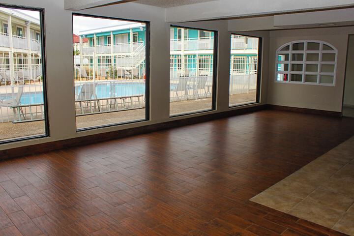 Room 11 of 20