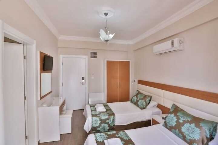 Room 17 of 39