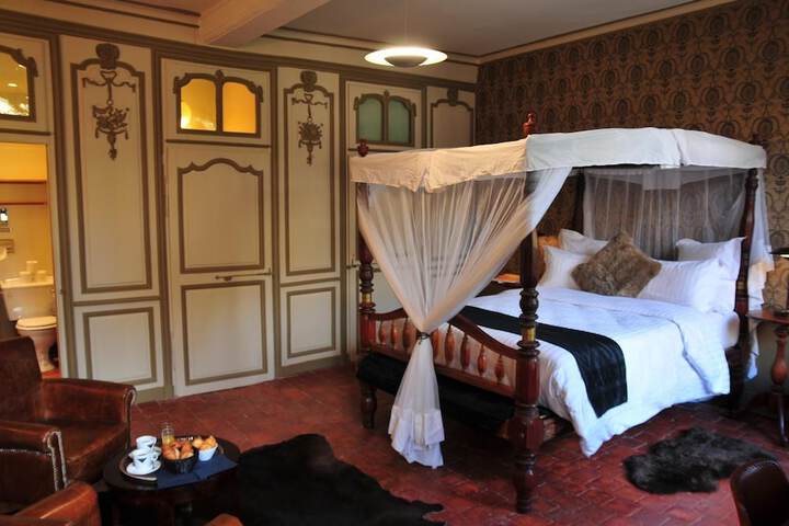 Room 9 of 110