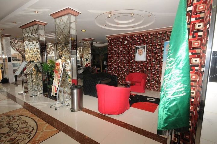 NAJMAT MANAMI ALQUDS