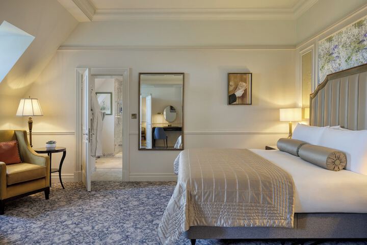 Room 83 of 182