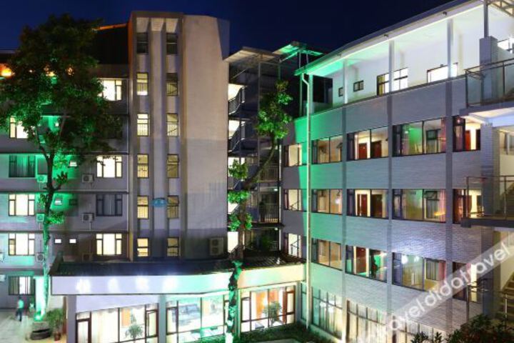 Hotel 5 of 25