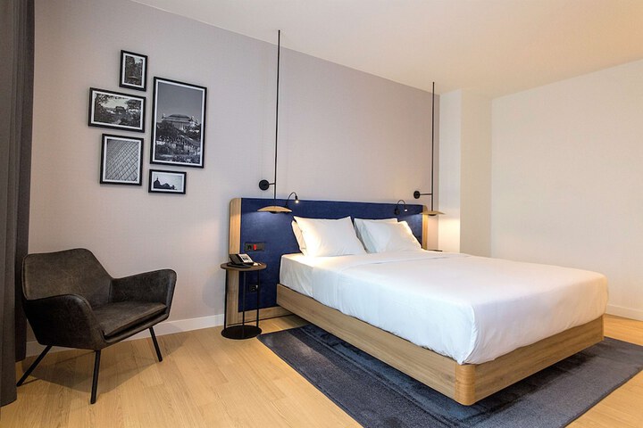 Room 5 of 35