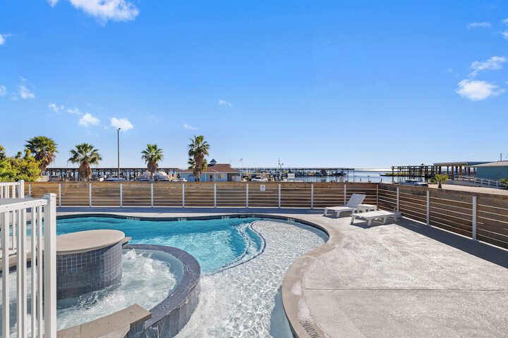 Pool 40 of 68