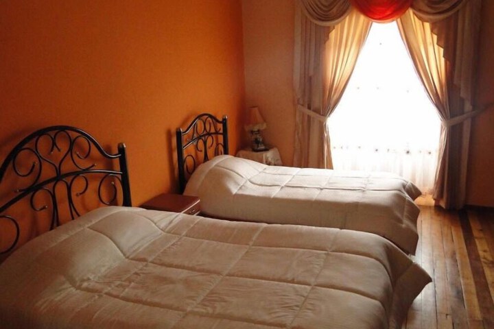 Room 6 of 14