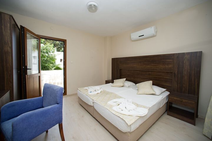 Room 10 of 22