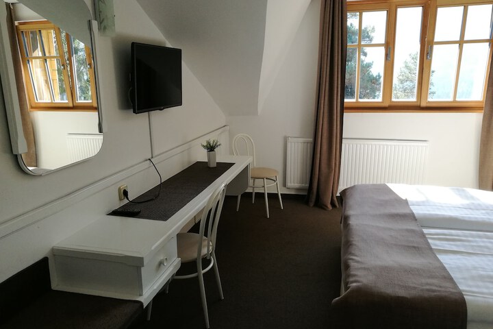 Room 17 of 64