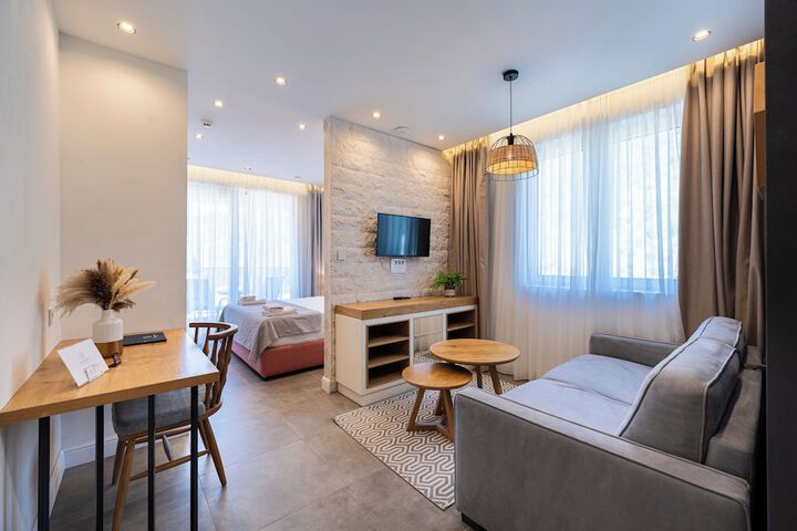 Room 20 of 76