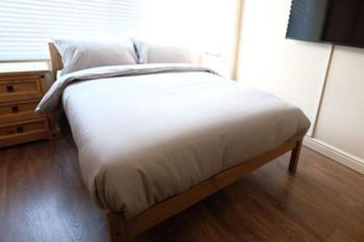 Room 10 of 29