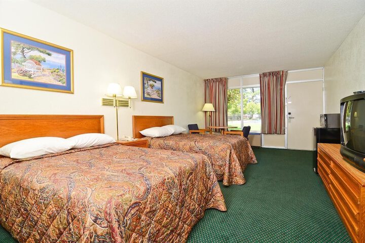 2 Double Beds (5 of 14)