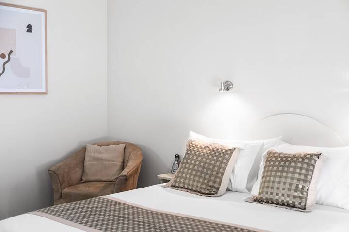 Room 12 of 63