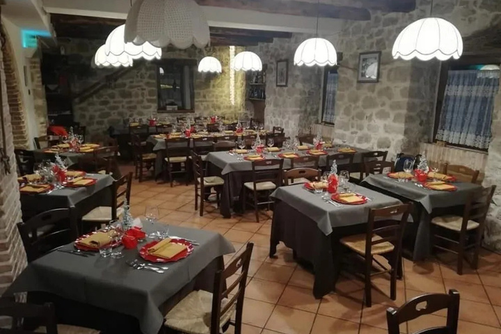 Dining 7 of 7