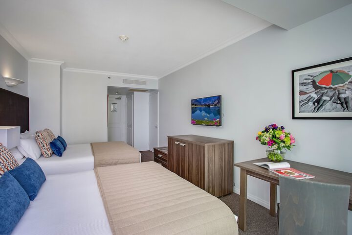 Room 4 of 68