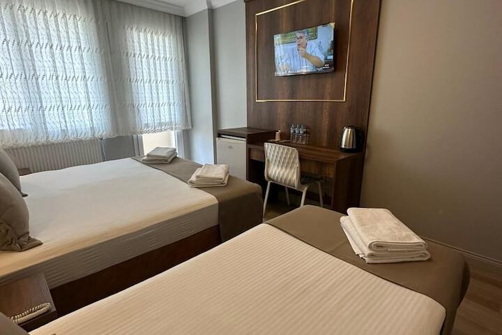 Room 5 of 28