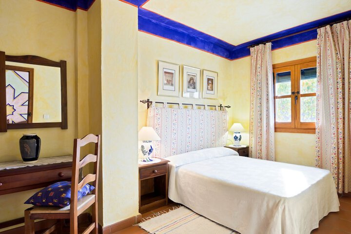 Room 5 of 43