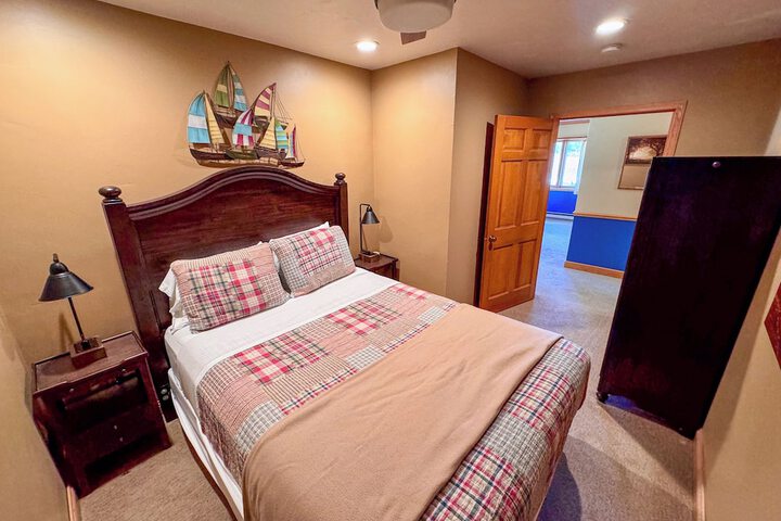 Room 16 of 60