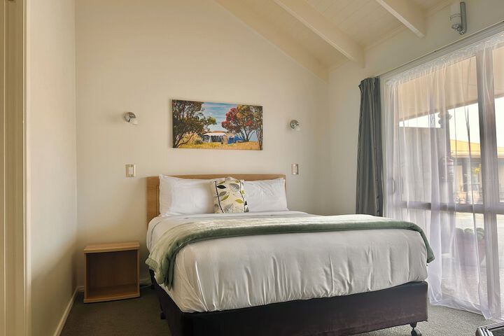 Room 14 of 64