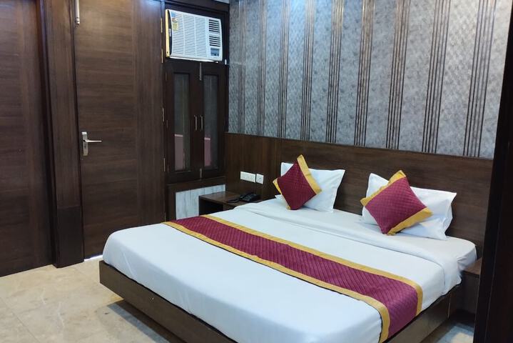 Room 17 of 43