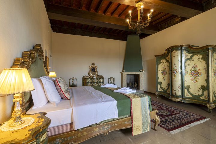 Room 2 of 49