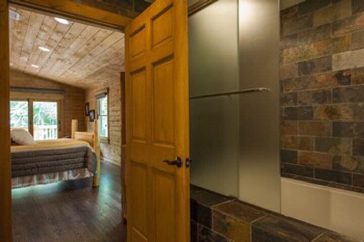 Room 12 of 46