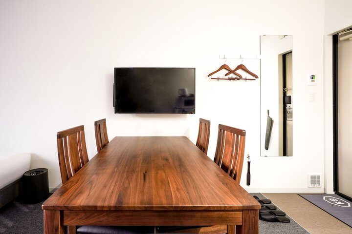 Room 4 of 22