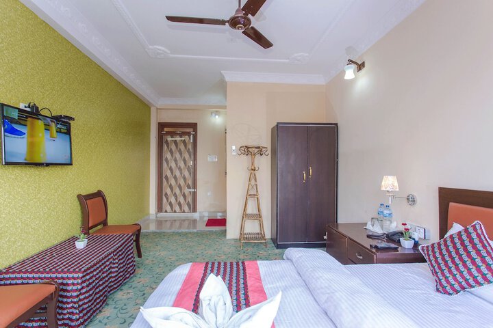Room 8 of 40